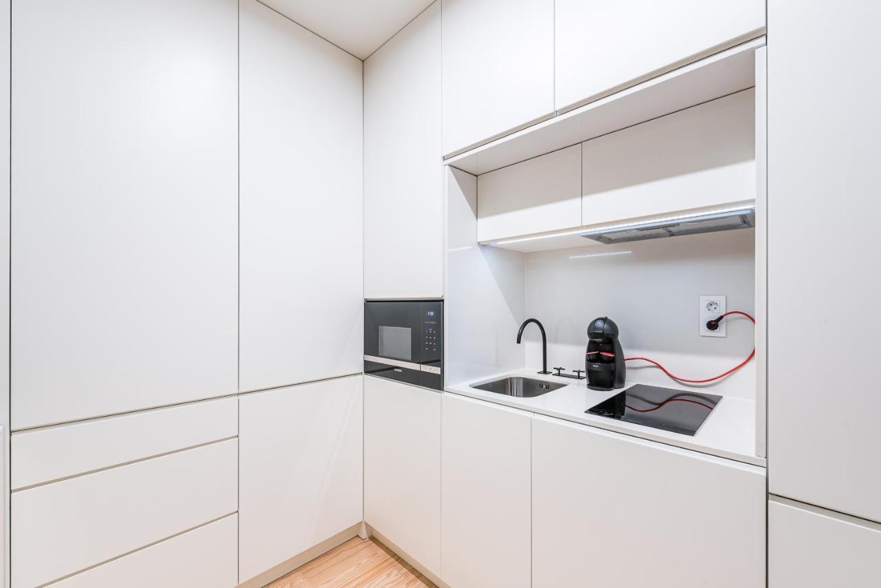 Door 65 - Historical Center Apartments Porto Luaran gambar