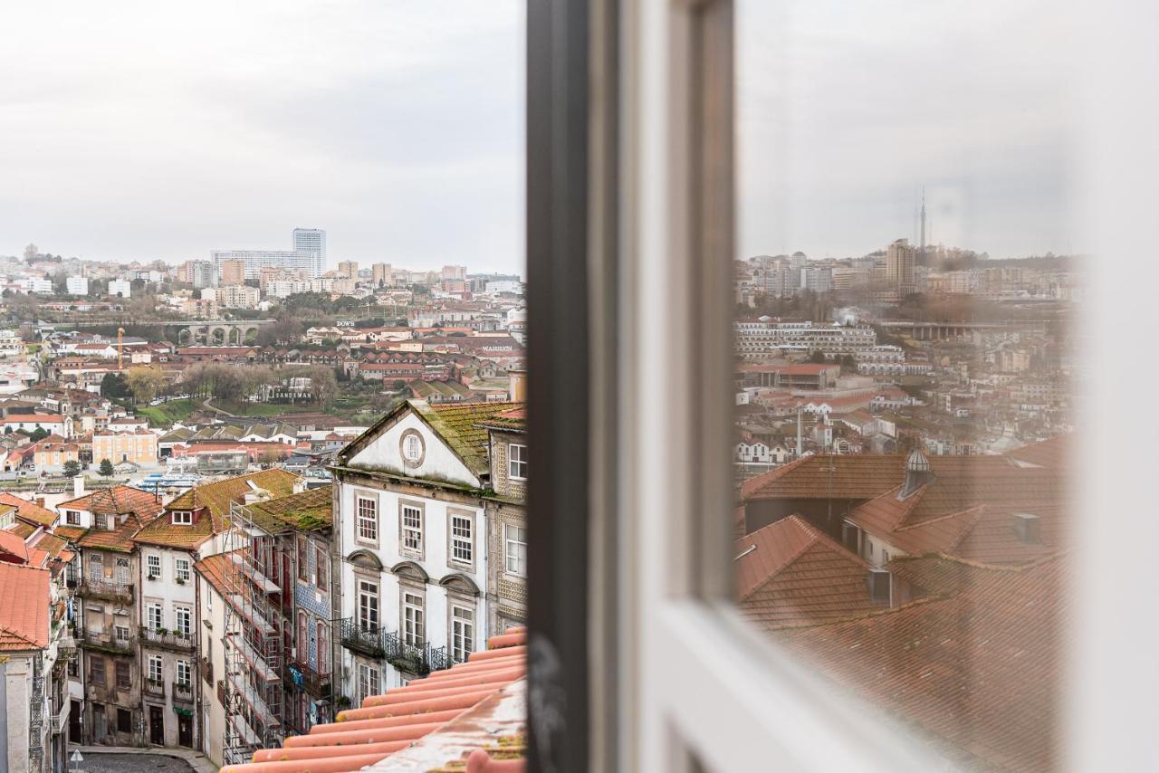 Door 65 - Historical Center Apartments Porto Luaran gambar