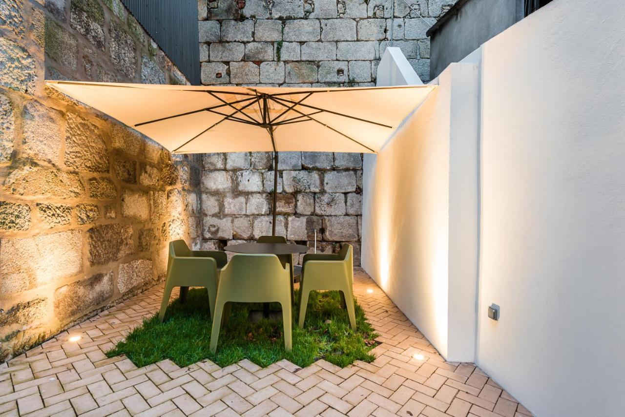 Door 65 - Historical Center Apartments Porto Luaran gambar