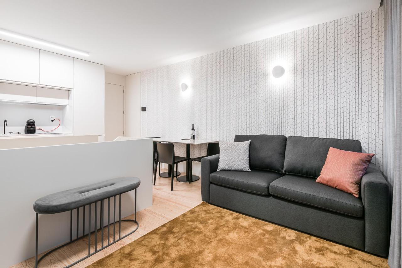 Door 65 - Historical Center Apartments Porto Luaran gambar