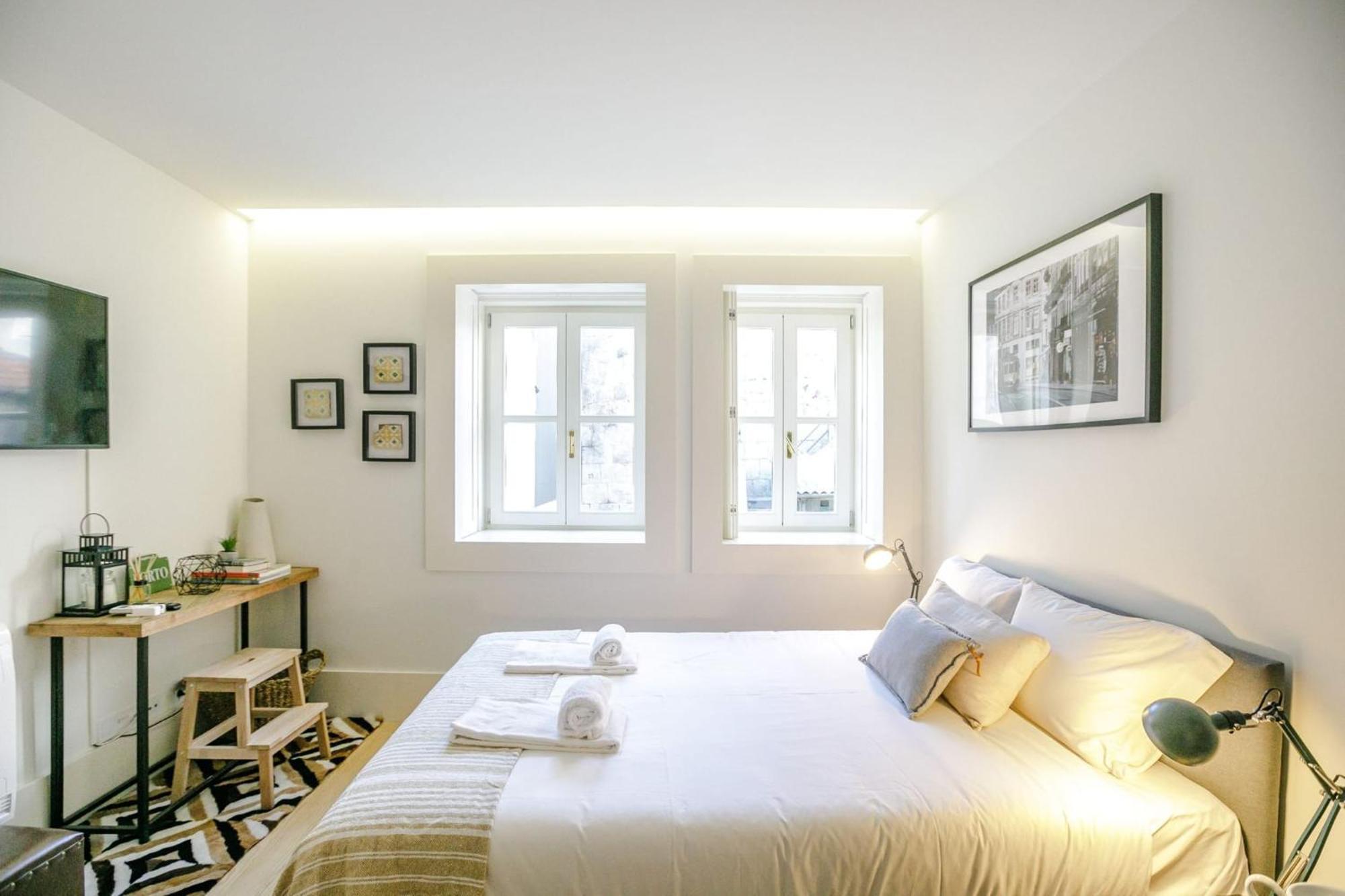 Door 65 - Historical Center Apartments Porto Luaran gambar