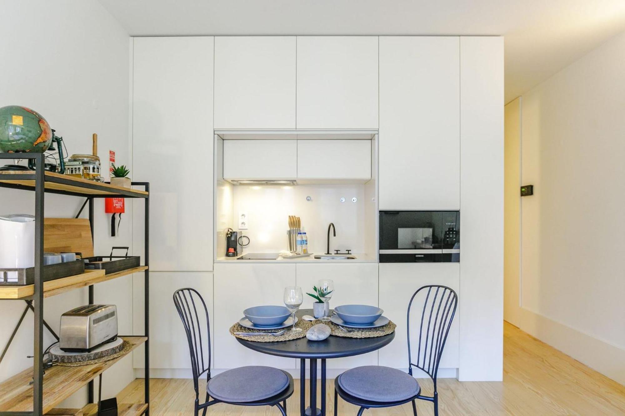 Door 65 - Historical Center Apartments Porto Luaran gambar